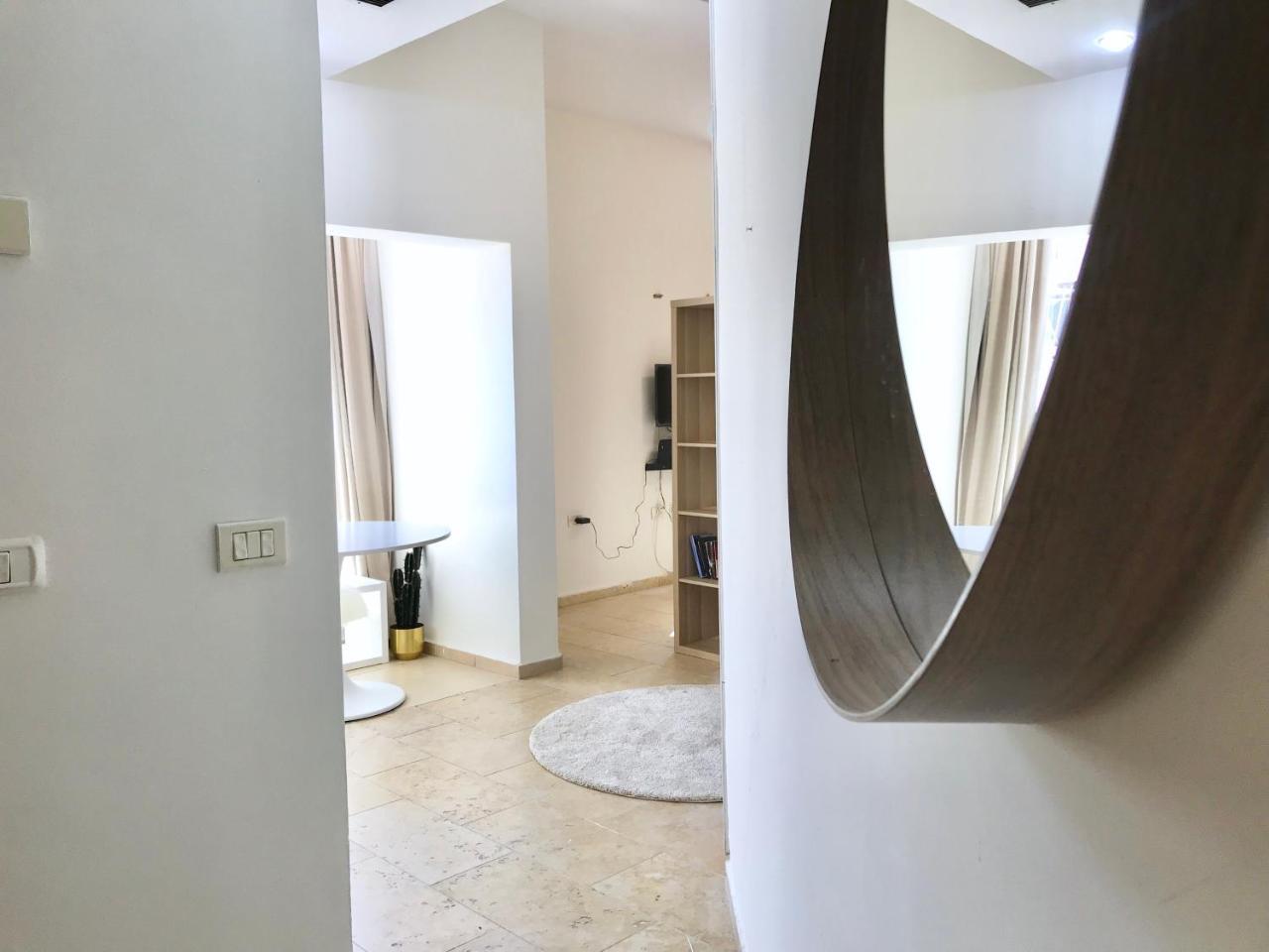 Bright And Spacious Loft By The Sea With Bomb Shelter Тель-Авив Экстерьер фото