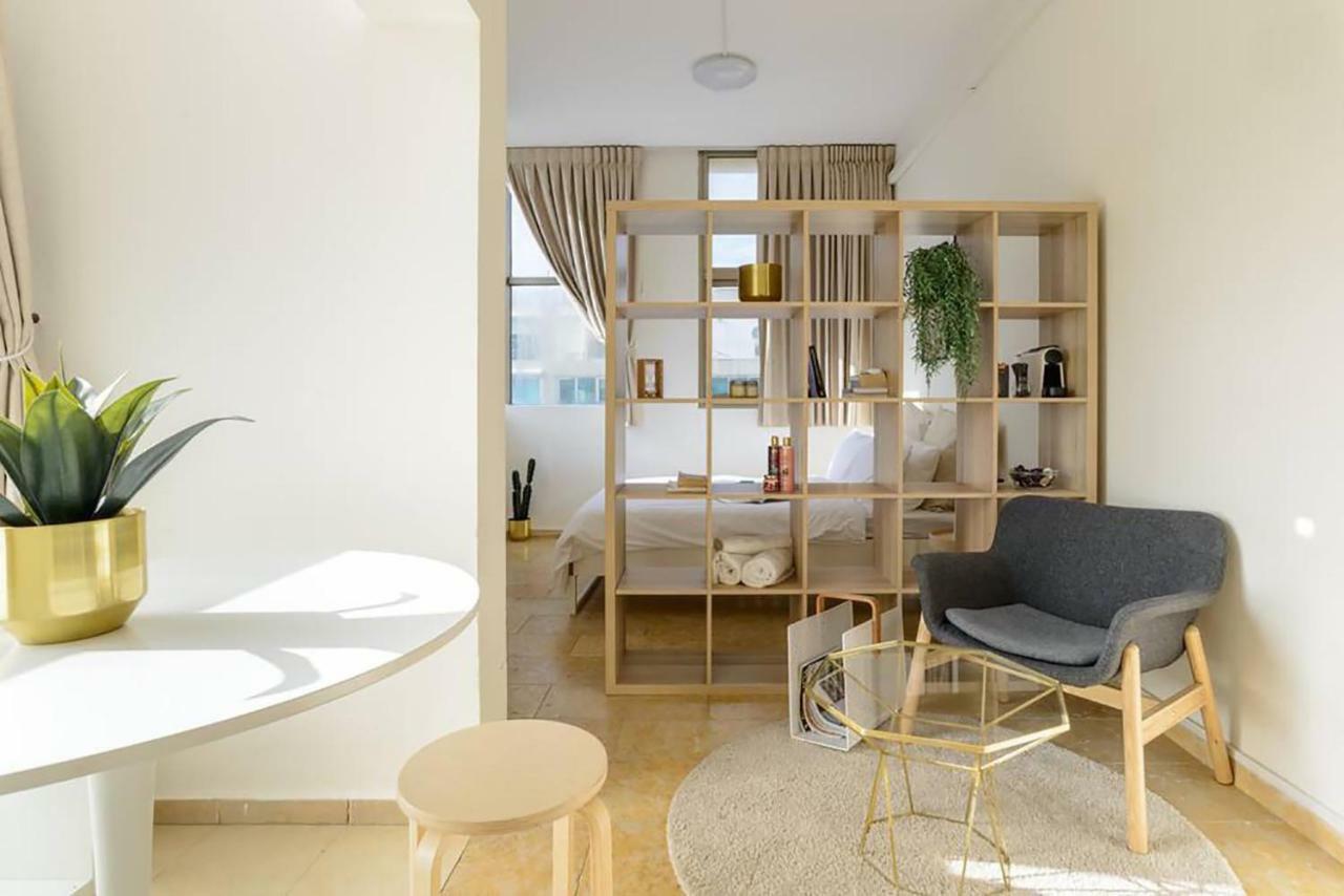Bright And Spacious Loft By The Sea With Bomb Shelter Тель-Авив Экстерьер фото